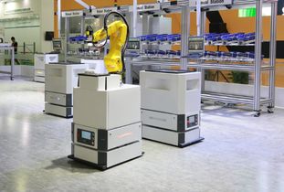 自然無(wú)軌導(dǎo)航技術(shù)正酣，智慧物流引領(lǐng)智能工廠新風(fēng)向